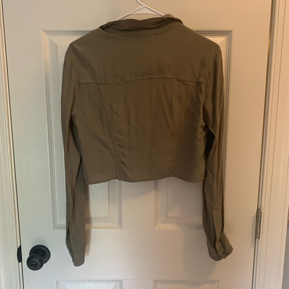 Cropped Button Up Top - Picture 2 of 3